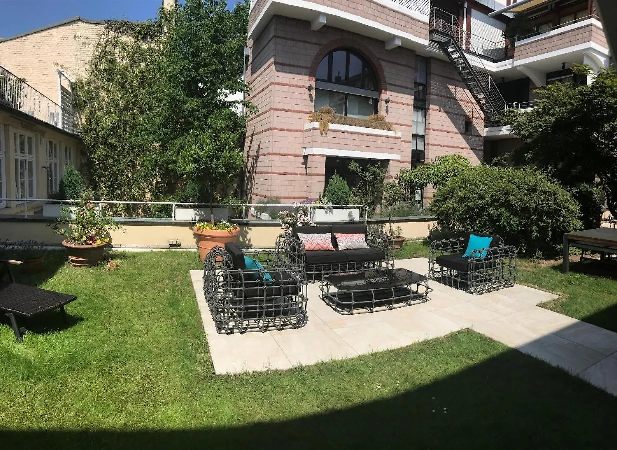 Living Am Carlsplatz Apartment Dusseldorf Germany