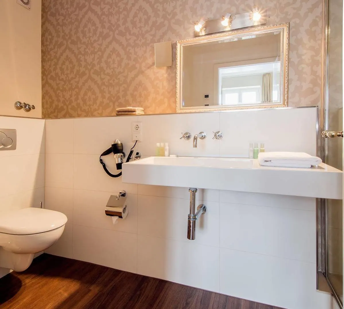 Living Am Carlsplatz Apartment Dusseldorf Aparthotel
