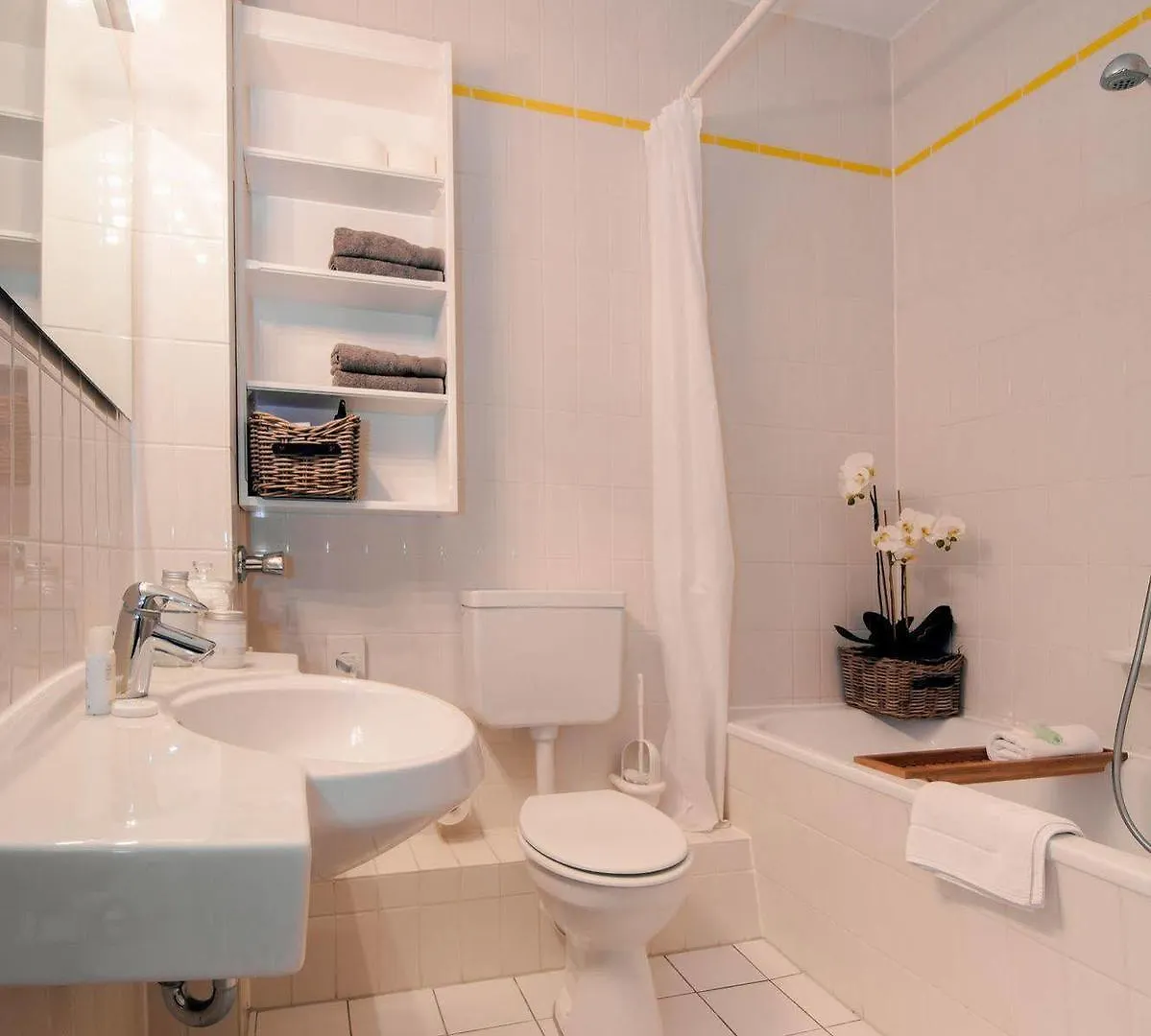 **** Aparthotel Living Am Carlsplatz Apartment Dusseldorf Germany