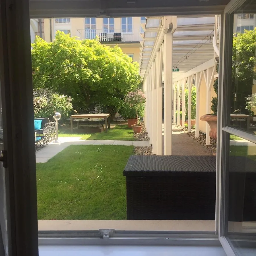 Апарт-отель Living Am Carlsplatz Apartment Дюссельдорф