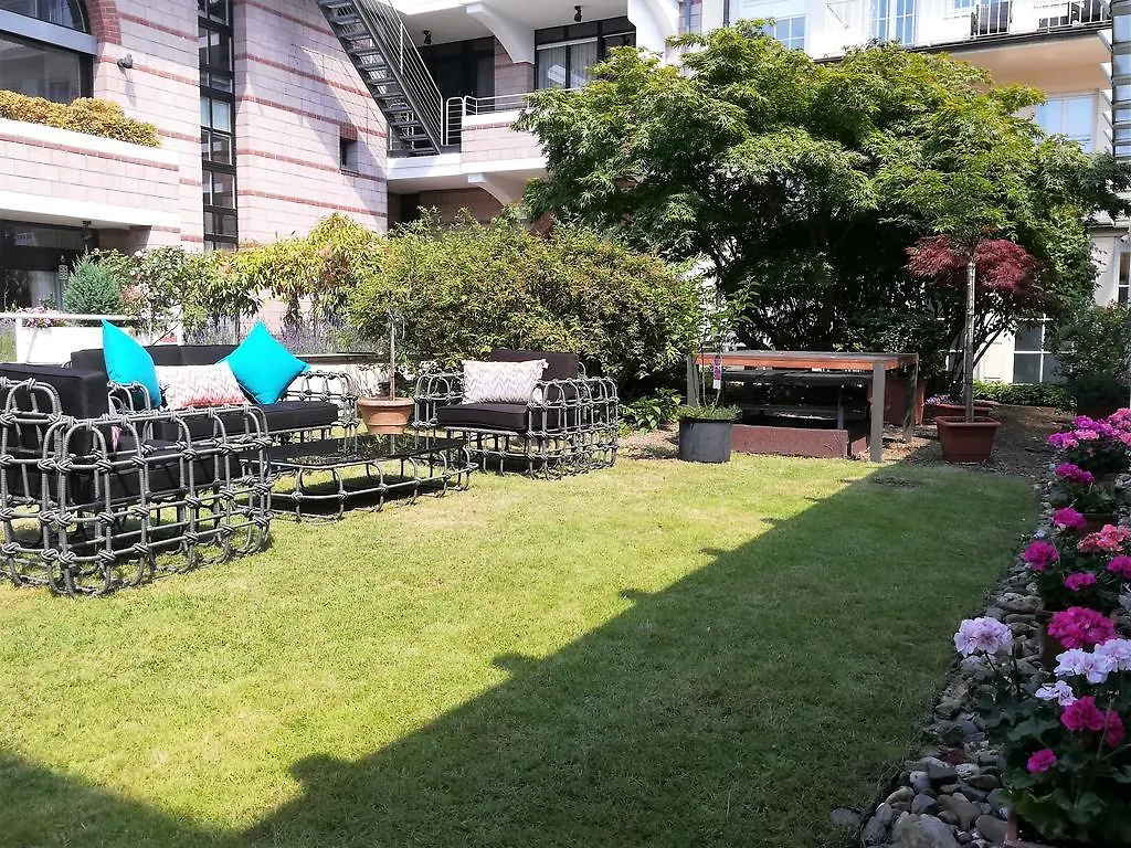 Апарт-отель Living Am Carlsplatz Apartment Дюссельдорф