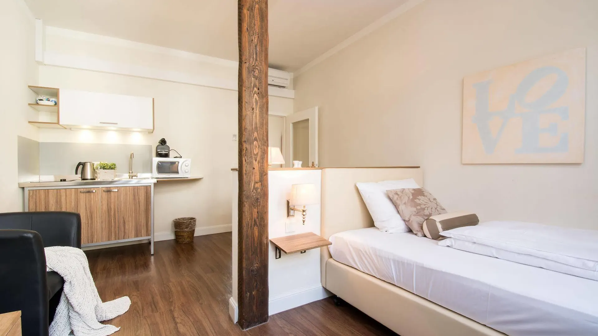 Апарт-отель Living Am Carlsplatz Apartment Дюссельдорф