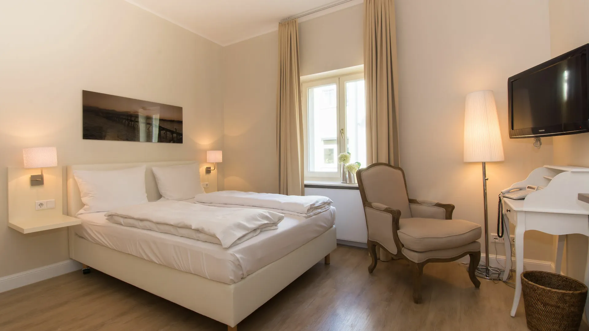 Living Am Carlsplatz Apartment Дюссельдорф 4*,  Германия