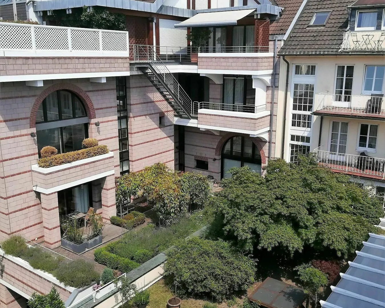 **** Aparthotel Living Am Carlsplatz Apartment Dusseldorf Germany